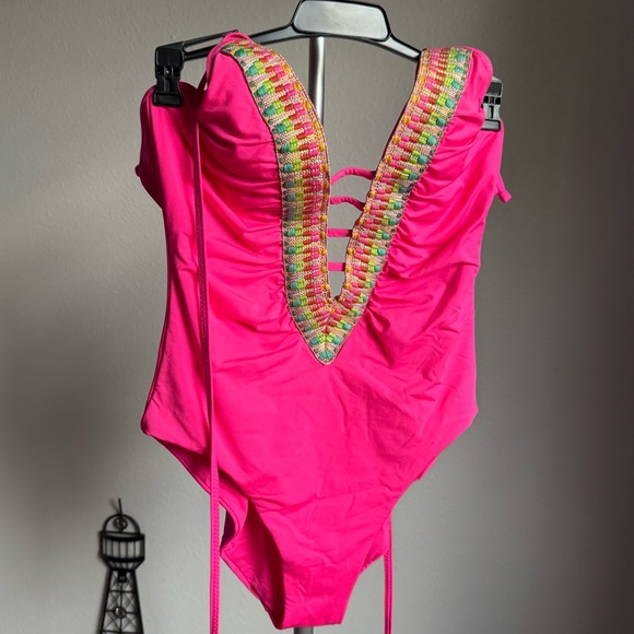 NWT BECCA Pink Crochet Plunge One Piece Swimsuit Sz S/P - Picture 4 of 10